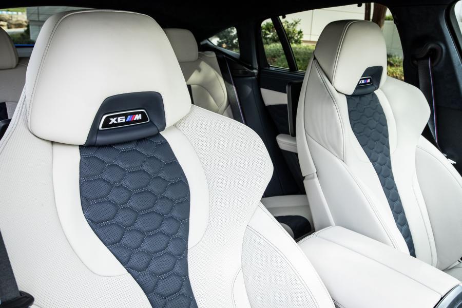 Интерьер BMW X6 M Competition (F86) 2019 года  (NA) (фото 11 из 17)